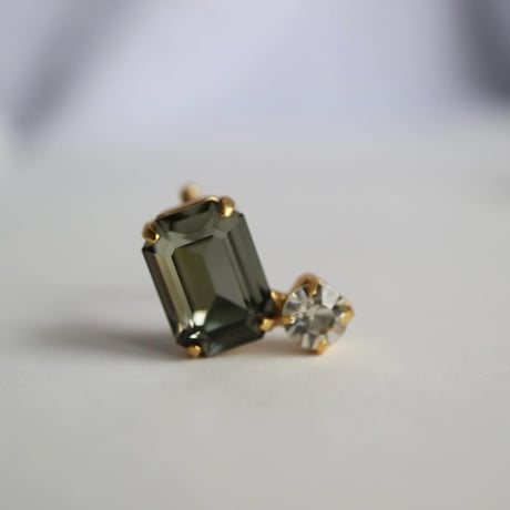 【nikori】mini cubic ear caff