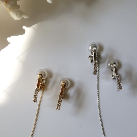 【nikori】　u- shaped crystal   earring