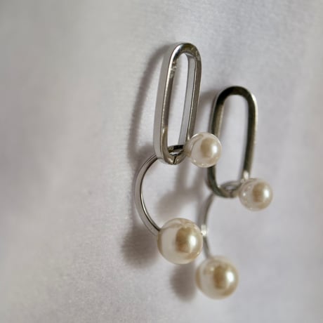 【nikori】　hanging  pierce