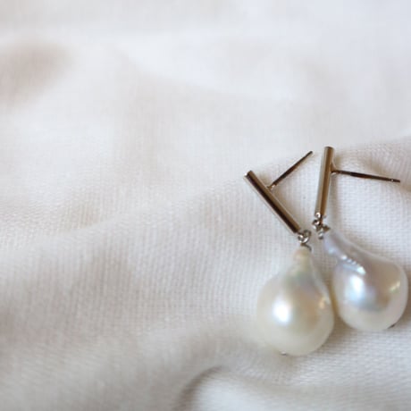【nikori】　baroque pearl 　pierce