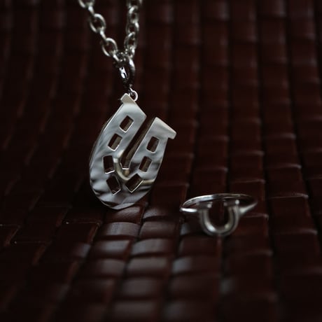 【Paw】Horse shoe necklace top