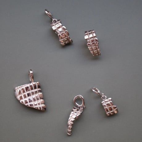 【Paw】tile block  necklace top
