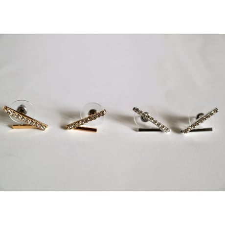 【nikori】　arrow　earring
