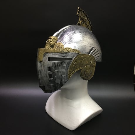 騎士の兜　バイザー可動　プラスチック製