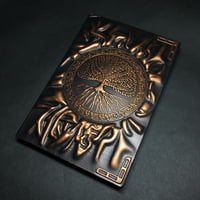 『世界樹の書』赤銅色