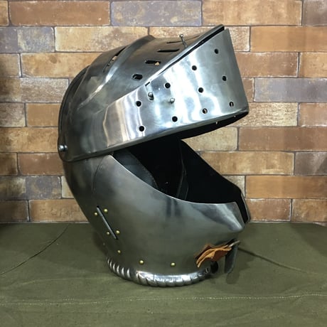 【委託品・中古】西洋ヘルム　ヘルメット　兜　金属製