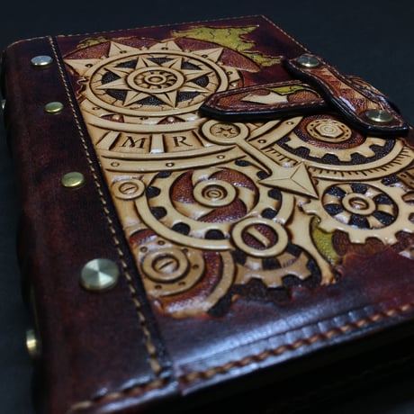『歯車の書』錬金術魔導書風手帳　革製表紙　収納ポーチ付き　スチームパンク
