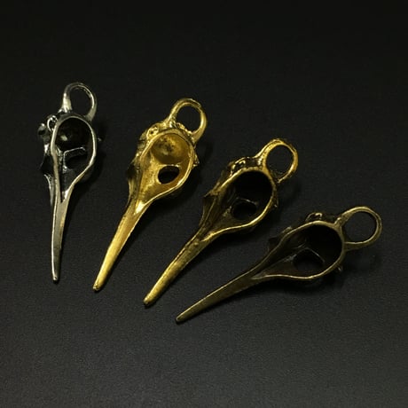鳥類頭蓋骨風ペンダント素材　42.4ｍｍ　ｘ　10.7ｍｍ　ｘ　12.8ｍｍ　金属製ハンドメイドパーツ