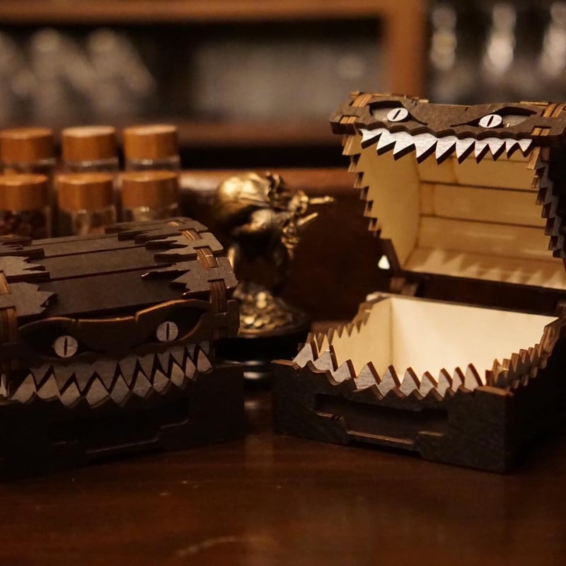 静かなペット『偽装する気が無さそうなミミック』木製収納箱