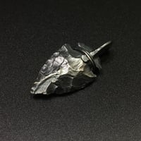 古びた鏃風　ペンダントトップ　材質シルバー　硫化反応加工済み