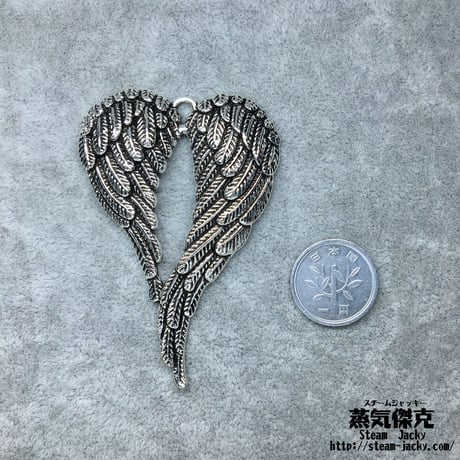 『非対称な翼』金属素材　商品番号W-0013