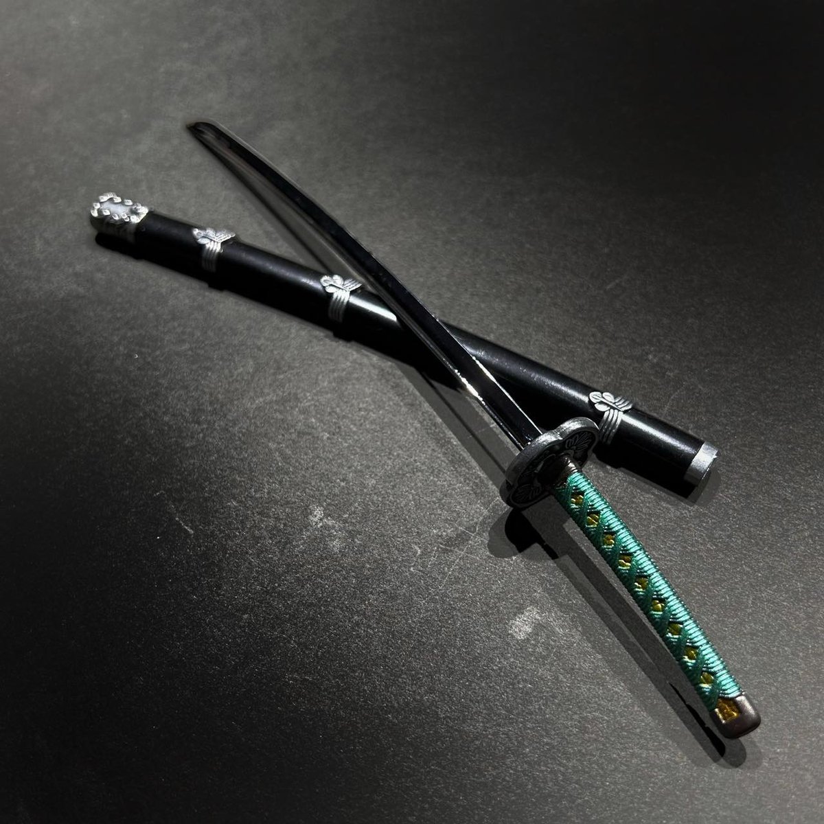 MDD用武具】狼の日本刀・1/4スケール・約25cm・金属製スケール MDD用武具】狼の日本刀・1/4スケール・約25cm・金属製スケール