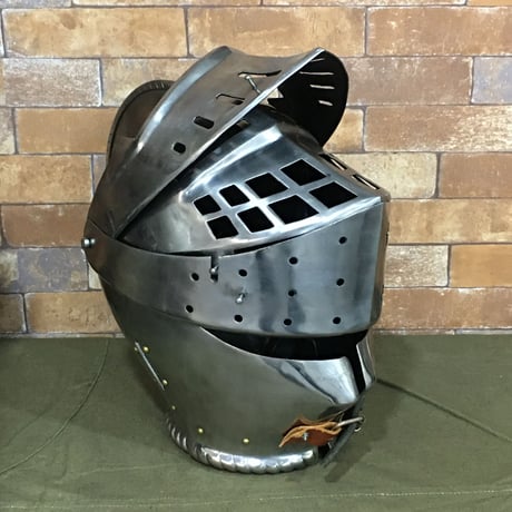 【委託品・中古】西洋ヘルム　ヘルメット　兜　金属製