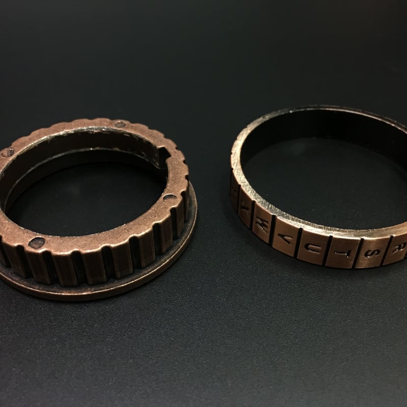 38explore FIKA38（ブラウン）新品未使用未開封 クリプテックス 6桁暗号ギミック レプリカ メタルボックス