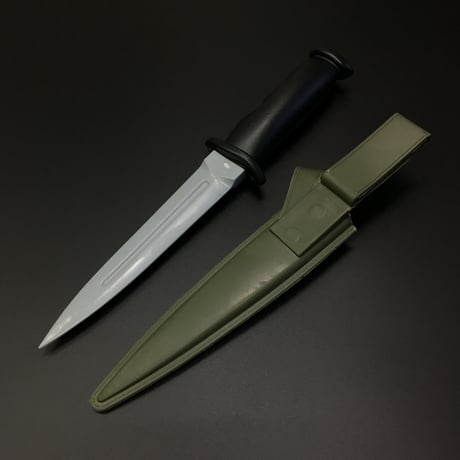 鞘付き投げナイフ　軟質ゴム製