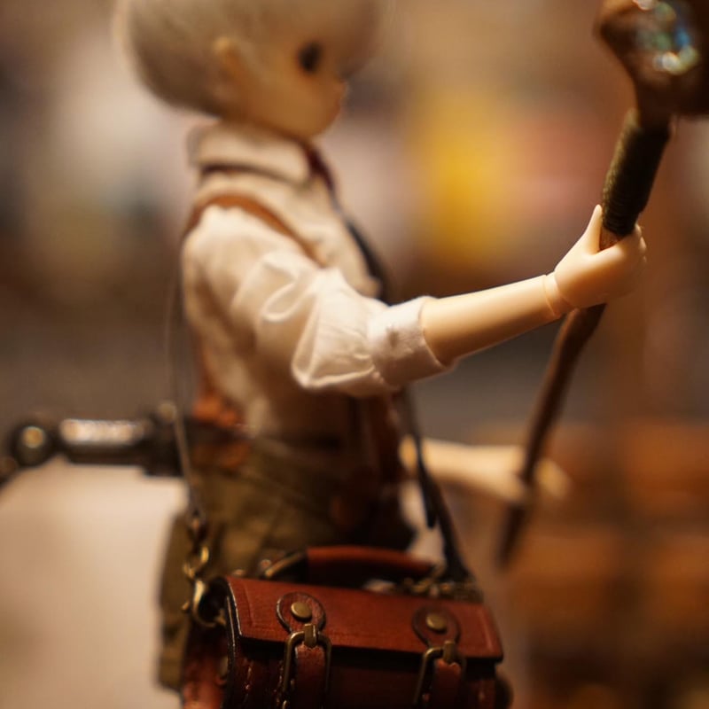 ★ハンドメイド★ ミニチュア バックル付きバッグ レッド  アウトフィット ドールアイテム】本革製筒型鞄 | ジャッキーの隠れ家（Jacky'sHideout）