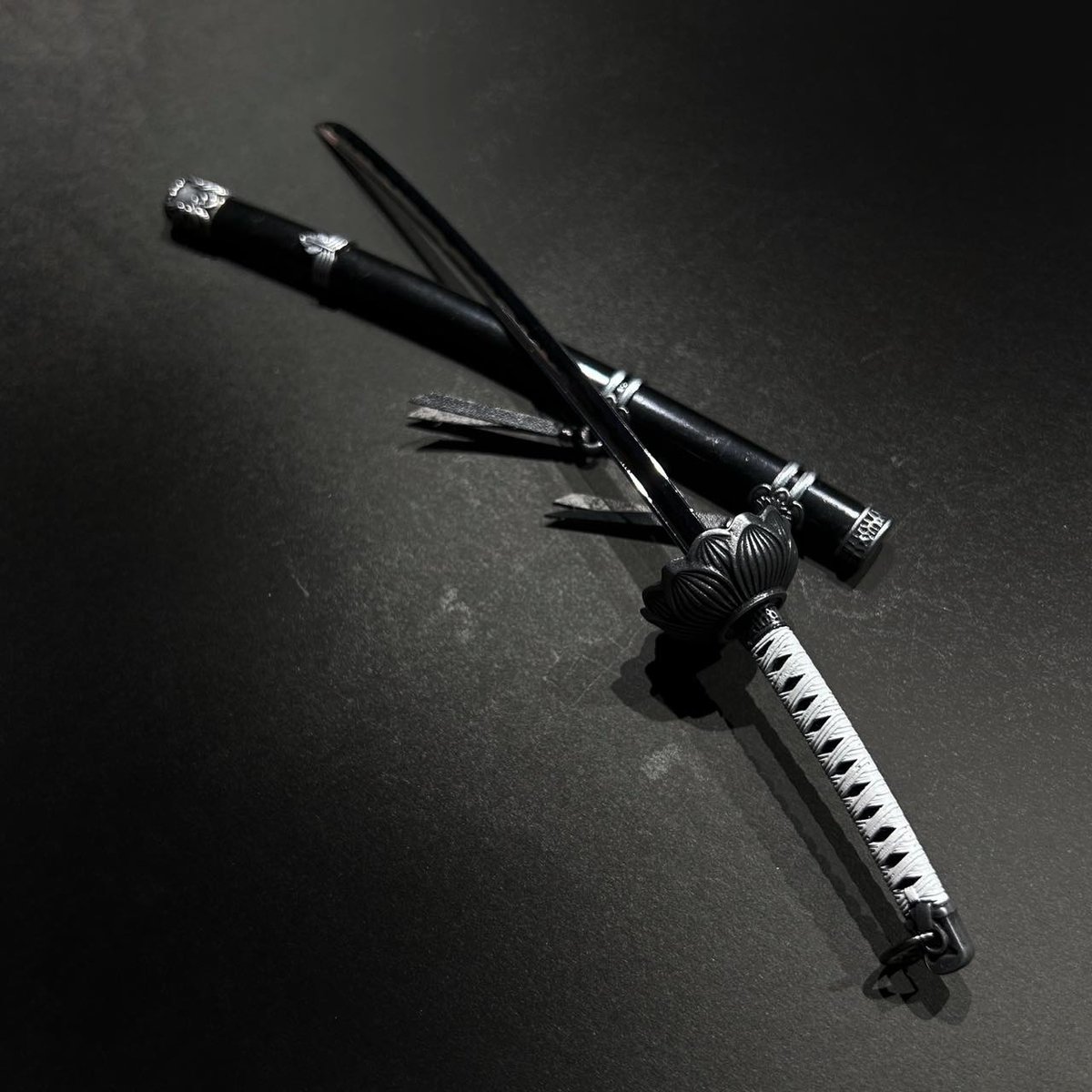 MDD用武具】狼の日本刀・1/4スケール・約25cm・金属製スケール