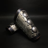 『少し高級感のある篭手』ペアセット