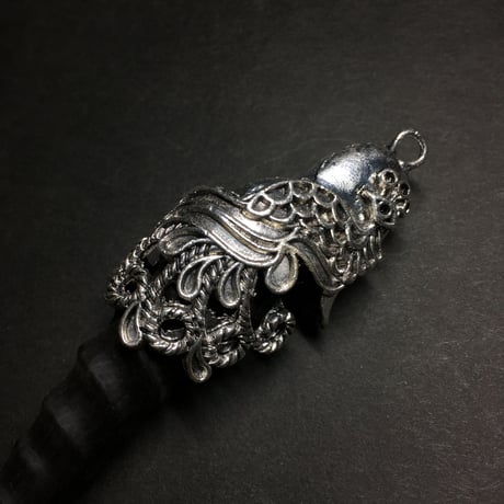 黒い仔山羊の角