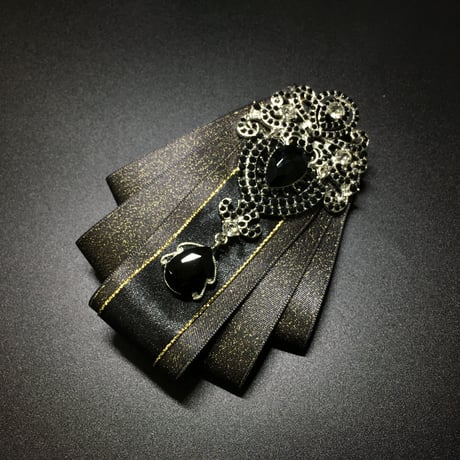 【アクセサリー】勲章：漆黒の宝石