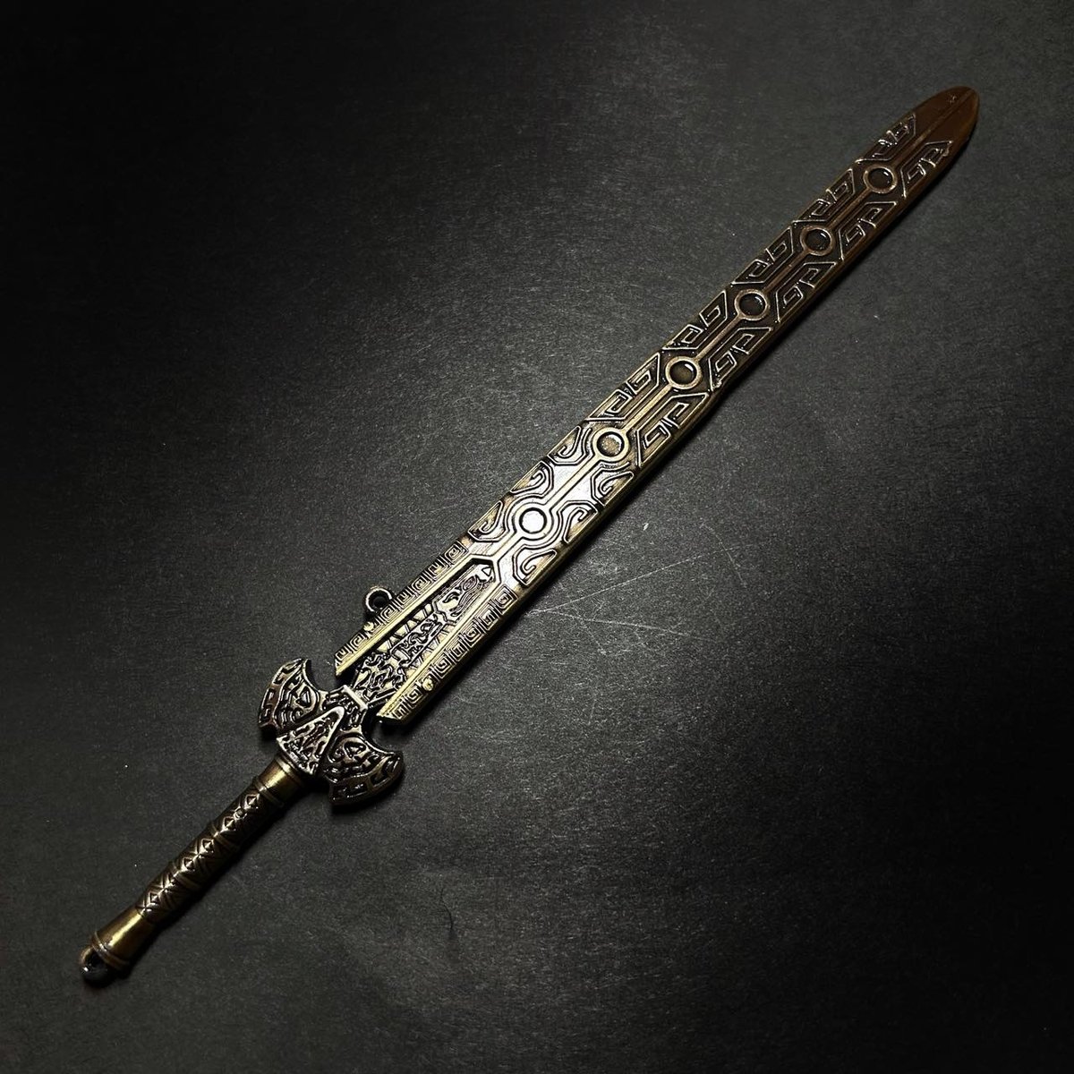 金属製の彫刻入り剣 約120cm fit=scale-down,w=1200