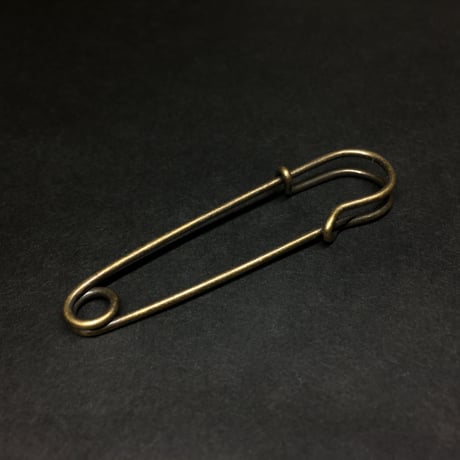 『機能する安全ピン』金属素材　ペアセット　５.９ｃｍ