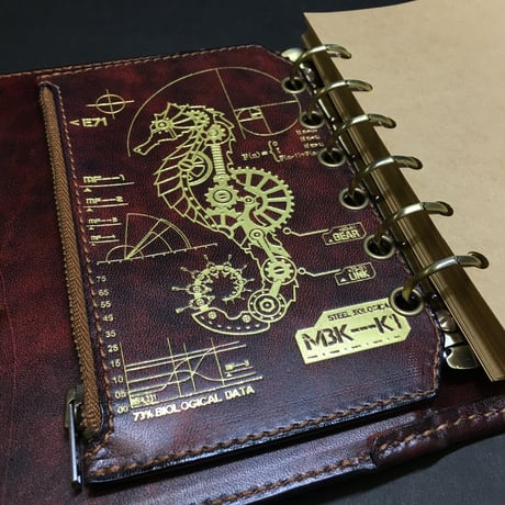 『歯車の書』錬金術魔導書風手帳　革製表紙　収納ポーチ付き　スチームパンク
