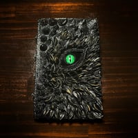『翡翠竜眼の文鎮』樹脂製