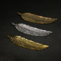 『大きな羽』金属素材 　10.3cm