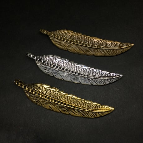 『大きな羽』金属素材 　10.3cm
