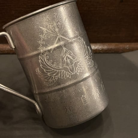 『祈りてに献花』金属コップ　天界追悼庁・VI枚羽追悼庁官標準支給品　黒機ひつじＸ蒸気傑克コラボグッズ