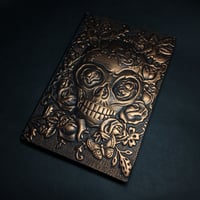 『薔薇髑髏の書』　赤銅色