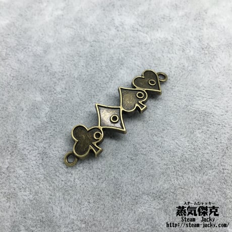 『トランプ柄』金属素材　ペアセット 　長さ4.7ｃｍ