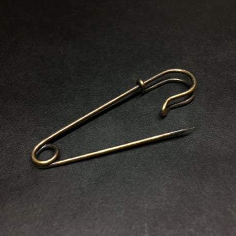 『機能する安全ピン』金属素材　ペアセット　５.９ｃｍ