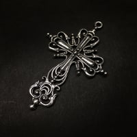 『銀色の十字架』金属素材　63mm