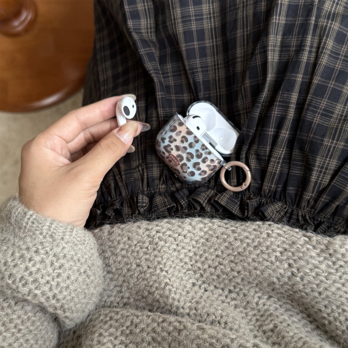 ヒョウ柄 AirpodsPro3/4ケース 紐付き Airpods3/Pro2ケース
