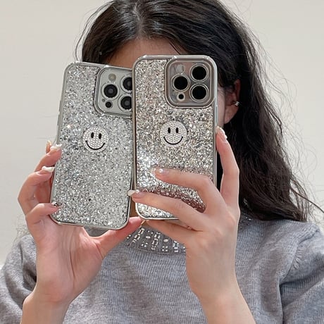 銀色 iPhone15/15proケース キラキラグリッター iPhone14/13pro/12ケース にこちゃん ストラップ付[M4300]