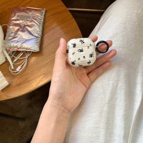 花柄 Airpods4ケース 黒色バラ AirpodsPro2ケース airpods3/2ケース シック リング付き ギフトにおすすめ[M5429]