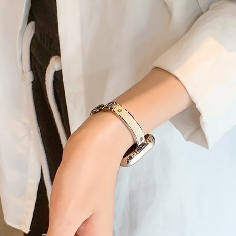レザーとメタル AppleWatchバンド 高級感 上品アップルウォッチバンド Series11/10/9 8 7 6 5 4  3 2 SE3 SE2 Ultra3 セレブ愛用[M6368]