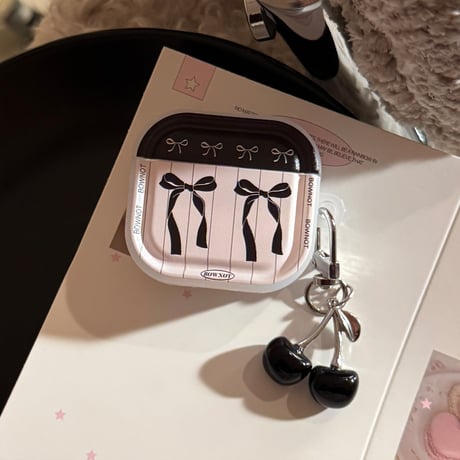 リボン柄 Airpods Pro3ケース さくらんぼキーホルダー Airpods 4/3カバーケース AirpodsPro2/1  かわいい 女子力アップ [M6193]