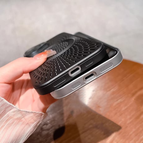 放熱 iPhone16Pro/16ProMaxケース MagSafe iPhone15Pro/14/13カバー 熱中症対策 レンズカバー付 [M4620]