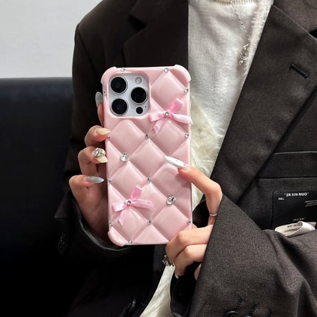 ダイヤデコ 菱形 iPhone16Pro/16ケース シック iPhone15Pro/14Pro/13ケース 大人可愛い リボン付 四角耐衝撃[M5176]