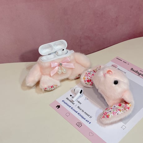 ウサギぬいぐるみ Airpods Pro3ケース ふもふも Airpods 4/3カバーケース AirpodsPro2/1 かわいい ギフトにおすすめ [M6486]