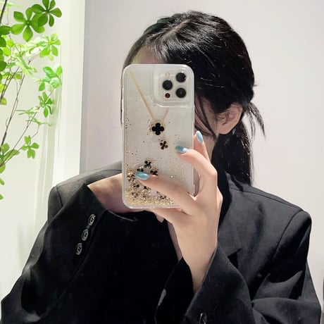 【iPhone15対応】動くグリッター iPhone14/13proケース 四葉のクローバー ネックレス かわいい  [M3471]