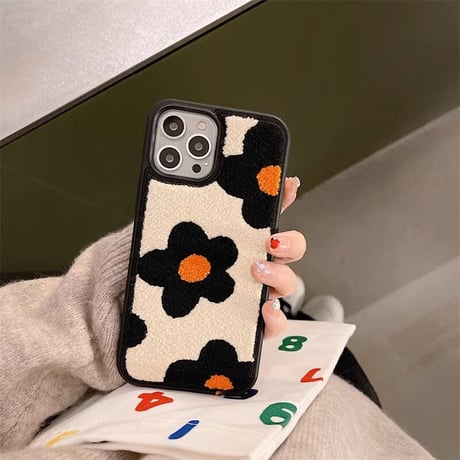 秋冬人気  iPhone16/15Proケース 刺繡 花柄 iPhone14/13pro/12カバー 高級感 女子に人気 ギフトも最適 [M3568]