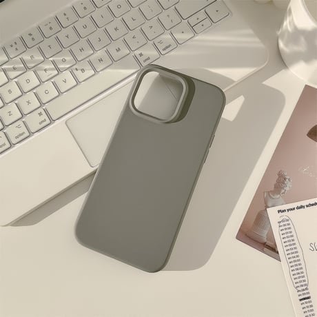 高品質シリコン iPhone15/15proカバー シンプル風 アイフォン14pro/12/13proケース  耐久性あり 丈夫 耐衝撃[M3753]