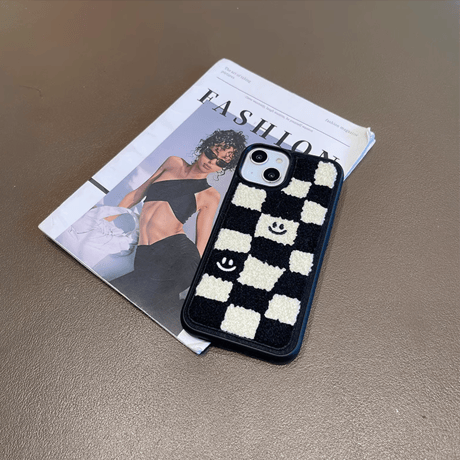 刺繡 にこちゃん iphone16/15Proケース  チェック柄 iPhone14/13/12Proカバー  秋冬人気アイテム 手さわりいい[M3589]