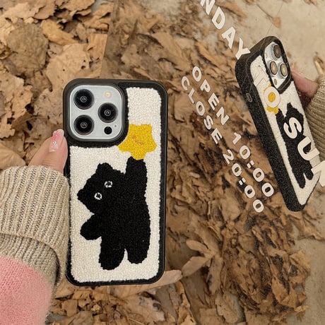 黒猫  iPhone16pro/15ケース  刺繡入り iphone14Pro/13/12/11カバー   可愛い  柔らかい 寒さを防ぐ[M2418]