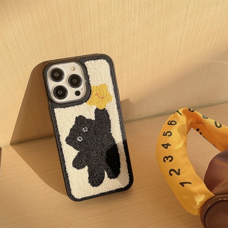 黒猫  iPhone16pro/15ケース  刺繡入り iphone14Pro/13/12/11カバー   可愛い  柔らかい 寒さを防ぐ[M2418]