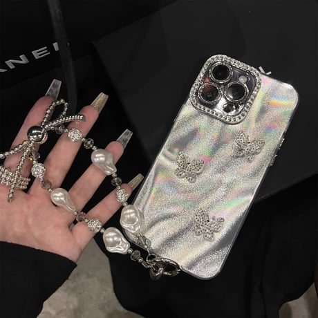 女子力アップ iPhone16Pro/16ケース 蝶々デコ 宝石ストラップ付 iPhone15promax/14/13/12カバー キラキラ ギフトに最適 [M4704]